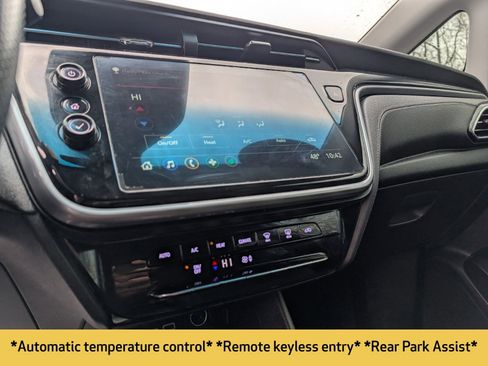 Used 2023 Chevrolet Bolt LT w/ Driver Confidence Package FWD image 5