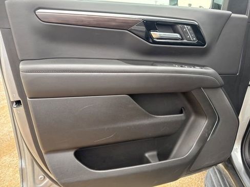 Used 2025 Chevrolet Tahoe LT AWD/4WD image 18