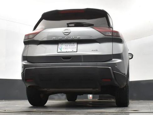 Used 2025 Nissan Rogue SV image 13