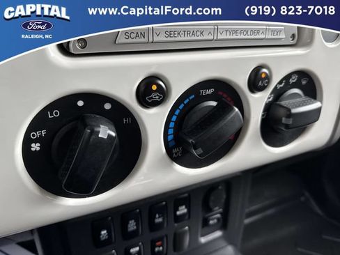 Used 2010 Toyota FJ Cruiser 4WD image 28
