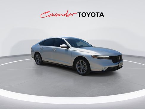 Used 2024 Honda Accord EX image 2