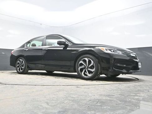 Used 2017 Honda Accord EX-L image 26