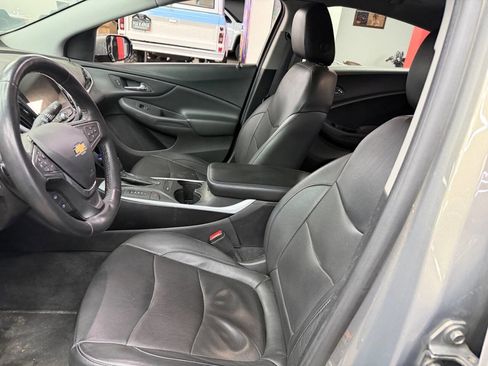 Used 2017 Chevrolet Volt LT w/ Comfort Package image 3