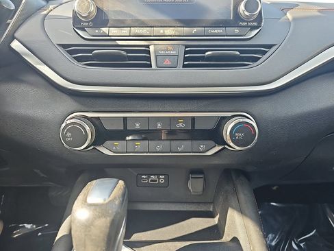 Used 2019 Nissan Altima 2.5 SR FWD image 23