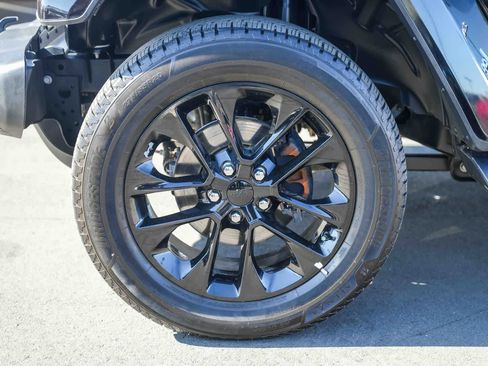 Used 2021 Jeep Wrangler Unlimited Sahara w/ Cold Weather Group image 9