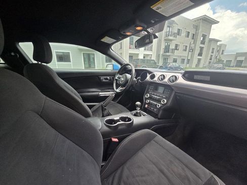 Used 2017 Ford Mustang GT RWD image 35