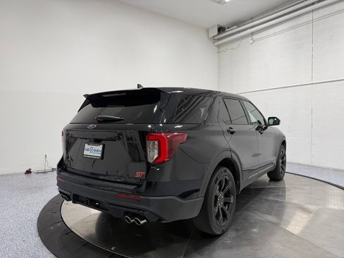 Used 2022 Ford Explorer ST w/ Equipment Group 401A image 7