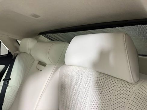 Used 2022 Lexus LS 500 w/ Luxury Package image 23