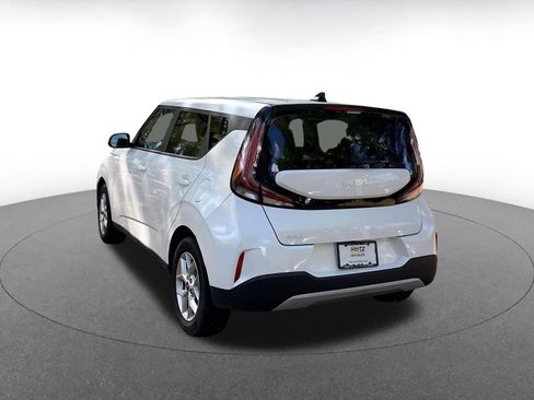 Used 2025 Kia Soul LX w/ LX Technology Package image 5