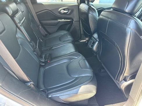 Used 2014 Jeep Cherokee Limited w/ Luxury Group AWD/4WD image 18
