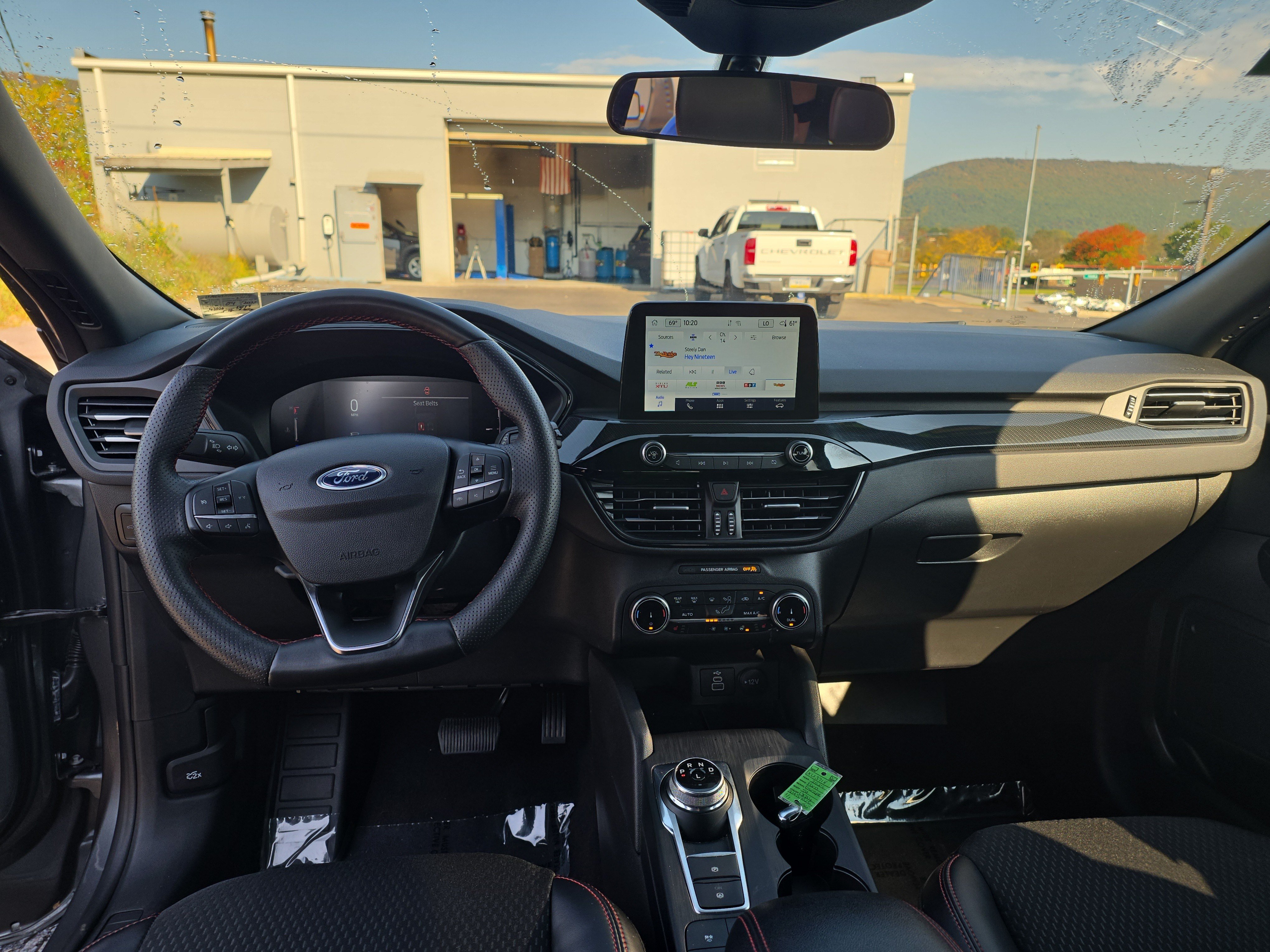Used 2025 Ford Escape ST-Line Select AWD/4WD image 14