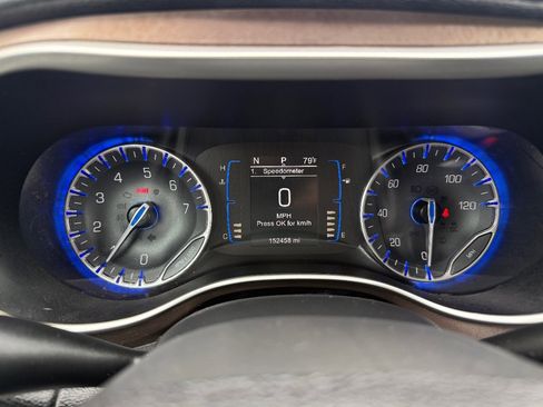 Used 2017 Chrysler Pacifica Touring-L image 26