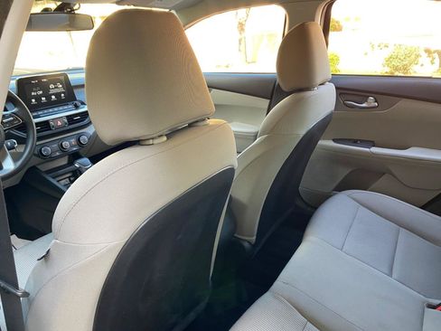 Used 2020 Kia Forte LXS FWD image 39