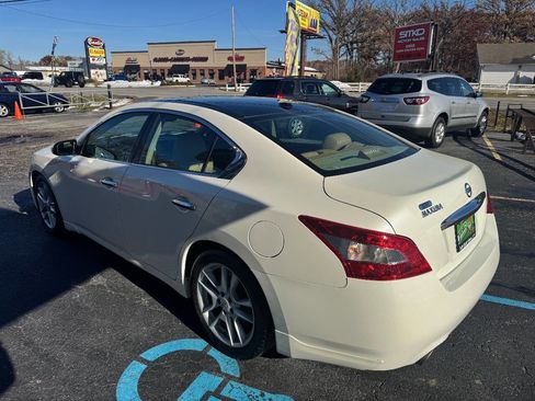 Used 2011 Nissan Maxima 3.5 SV w/ Premium Pkg image 4