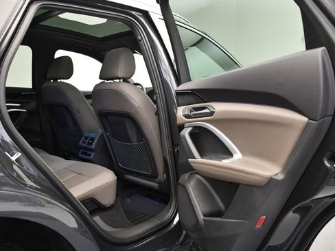 Certified 2025 Audi Q5 Premium w/ Convenience Package image 50