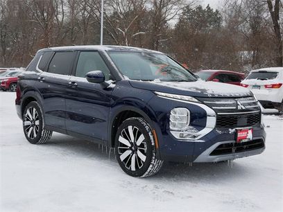 Used 2025 Mitsubishi Outlander SE
