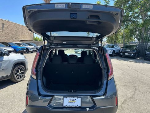 Used 2025 Kia Soul LX w/ LX Technology Package FWD image 29