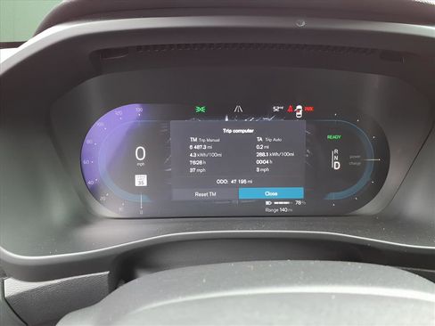 Used 2023 Volvo C40 P8 Recharge Ultimate image 14