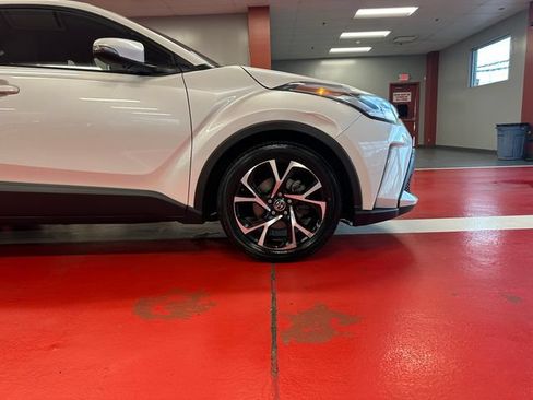 Certified 2022 Toyota C-HR XLE FWD image 30