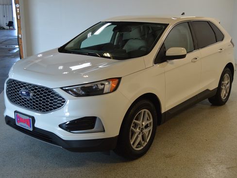 Used 2024 Ford Edge SEL AWD/4WD image 7