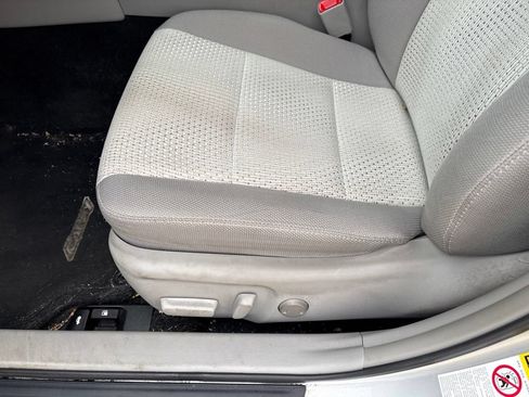 Used 2014 Toyota Camry LE FWD image 13