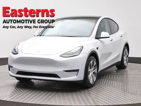 Used 2023 Tesla Model Y Long Range AWD/4WD image 1