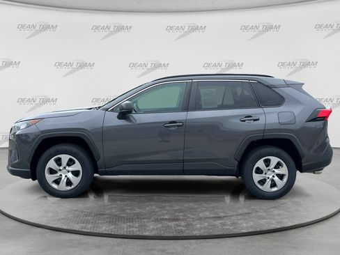 Used 2021 Toyota RAV4 LE AWD/4WD image 4