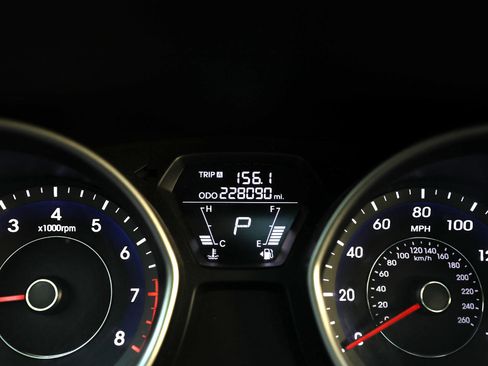 Used 2012 Hyundai Elantra Limited image 22