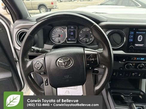 Used 2017 Toyota Tacoma TRD Sport image 21