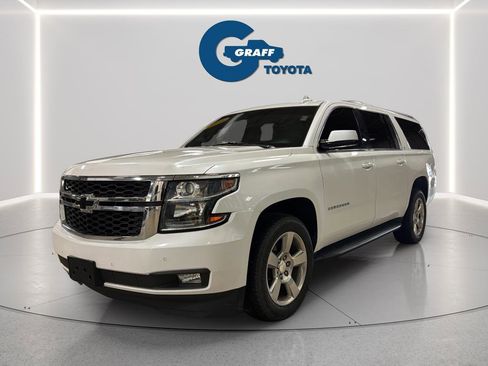 Used 2018 Chevrolet Suburban LT w/ Luxury Package AWD/4WD image 1