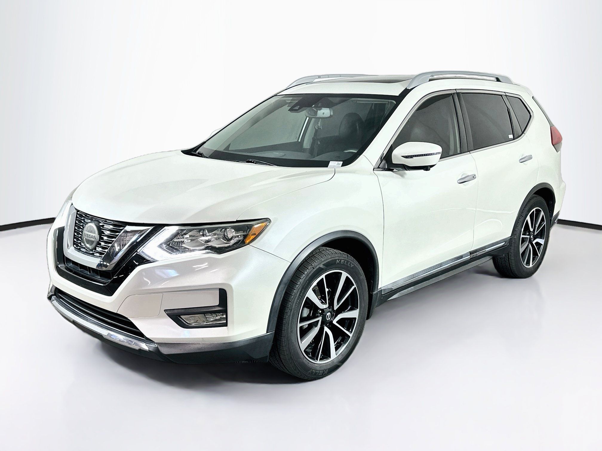 Used 2020 Nissan Rogue SL w/ Premium Package FWD image 3