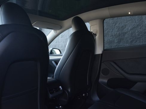 Used 2023 Tesla Model Y Long Range image 28