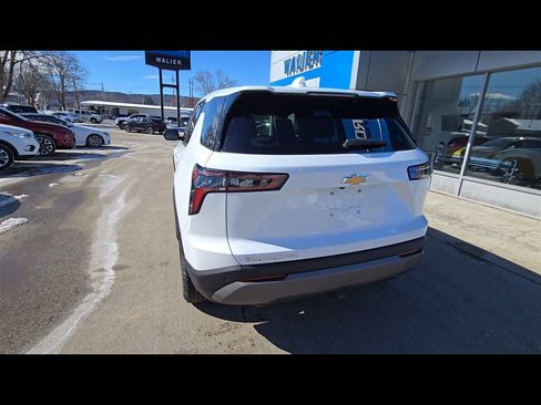 New 2025 Chevrolet Equinox LT image 7