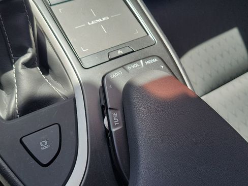 Used 2021 Lexus UX 200 FWD image 20