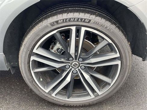 Used 2020 Volvo XC60 T5 R-Design image 9