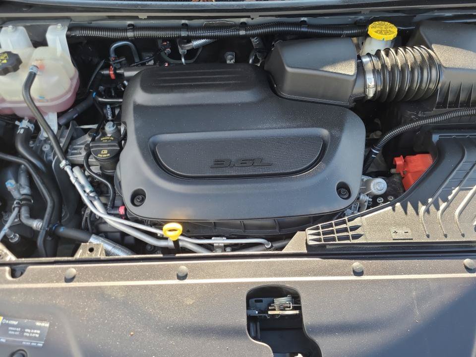 Used 2025 Chrysler Pacifica Limited FWD image 20