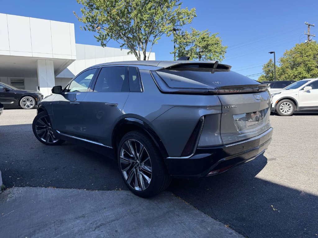 Used 2026 Cadillac Lyriq Signature Luxury w/ Nappa Leather Package AWD/4WD image 6