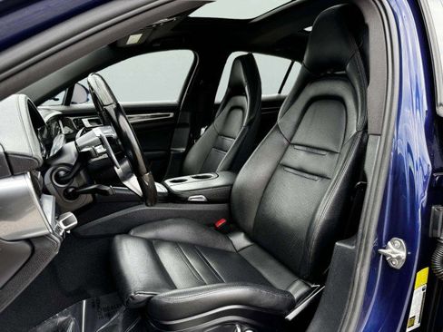 Used 2020 Porsche Panamera 4 image 34