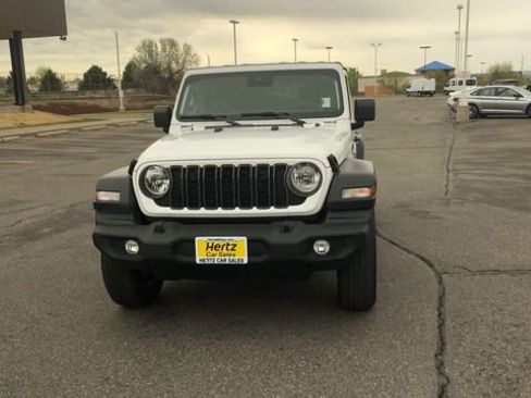 Used 2025 Jeep Wrangler Unlimited Sport AWD/4WD image 3