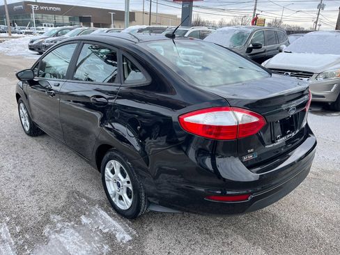 Used 2015 Ford Fiesta SE image 3