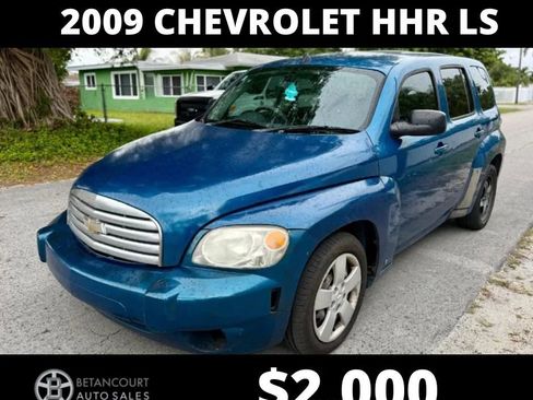 Used 2009 Chevrolet HHR LS image 1