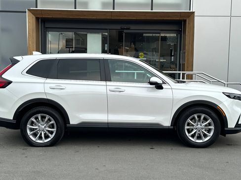 Used 2025 Honda CR-V EX image 8