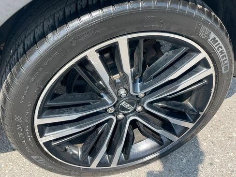 Used 2017 Lincoln MKC Reserve w/ Lincoln MKC Climate Package AWD/4WD image 10