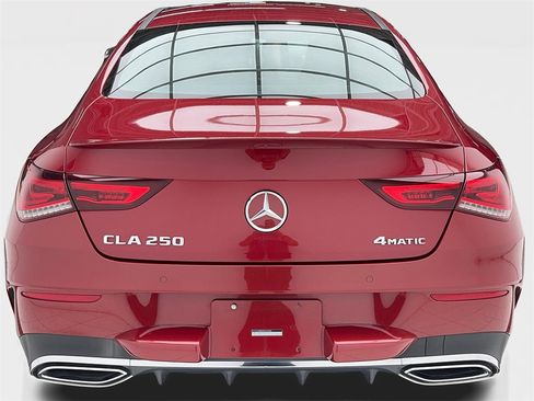 Used 2022 Mercedes-Benz CLA 250 4MATIC image 12