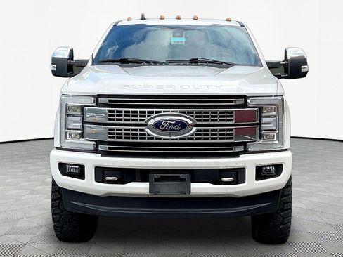 Used 2019 Ford F350 Platinum w/ Platinum Ultimate Package AWD/4WD image 2