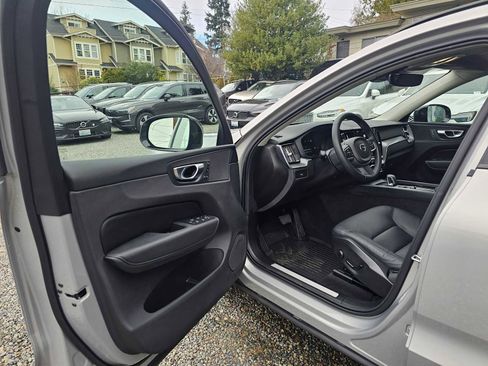 Certified 2025 Volvo XC60 B5 Core w/ Protection Package Premier image 21