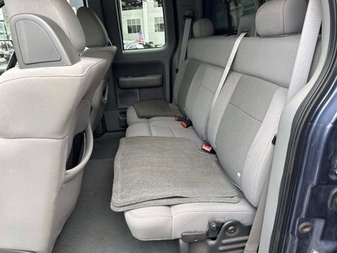 Used 2005 Ford F150 XLT image 10