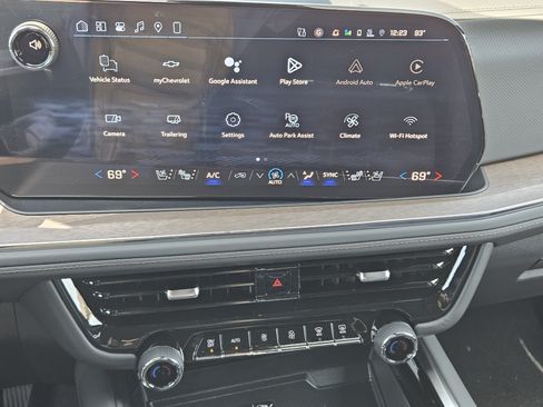 New 2026 Chevrolet Suburban High Country AWD/4WD image 12