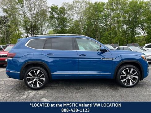 Certified 2025 Volkswagen Atlas SEL Premium R-Line image 5