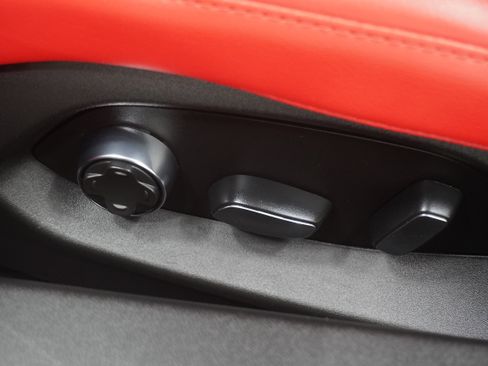 Used 2020 Chevrolet Corvette Stingray Premium Cpe w/ 3LT Preferred Equipment Group RWD image 19